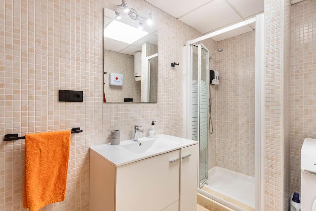 Castelplace Beach Con Plaza De Garage Incluida, Free Parking And Ac Alicante Bagian luar foto